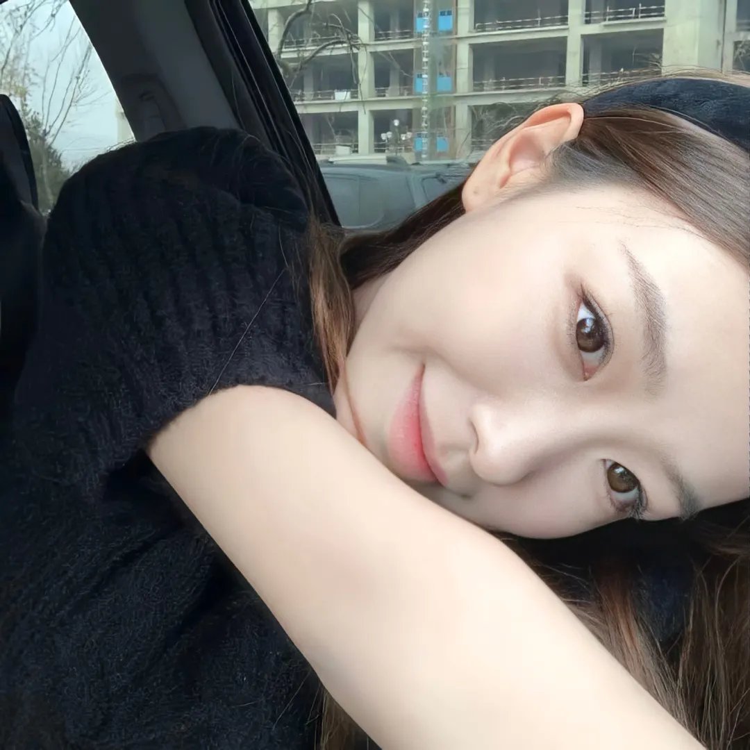窗户边有人